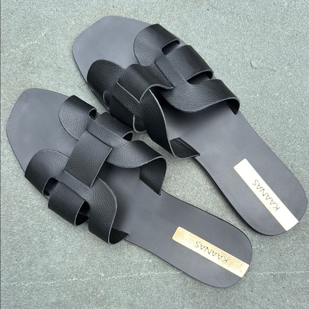 Kaanas Black Slide Sandals